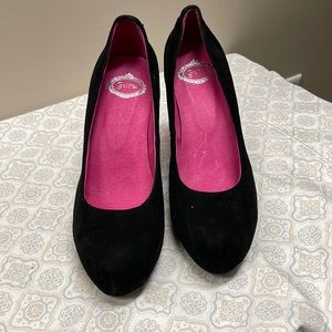 Uniquely designed by Singaporean Shoemaker